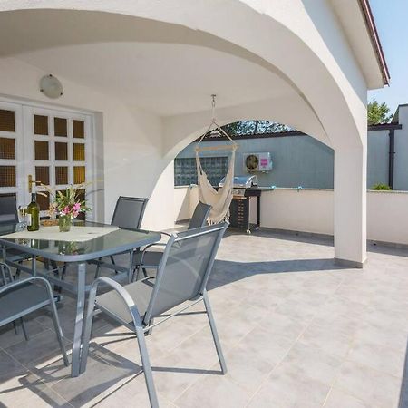 Family Patio Vir公寓 外观 照片