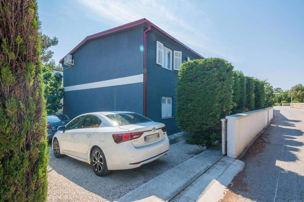 Family Patio Vir公寓 外观 照片