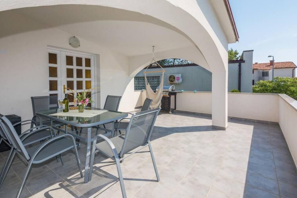 Family Patio Vir公寓 外观 照片